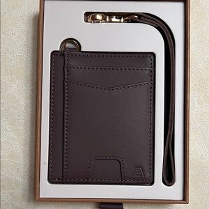 ANDAR Brown Leather Card Holder with Strap

Great Christmas Gift!